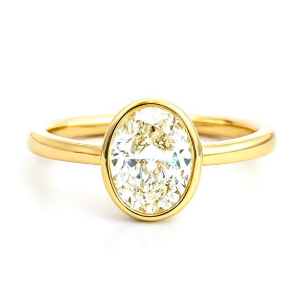Oval-shaped Diamond Engagement Ring